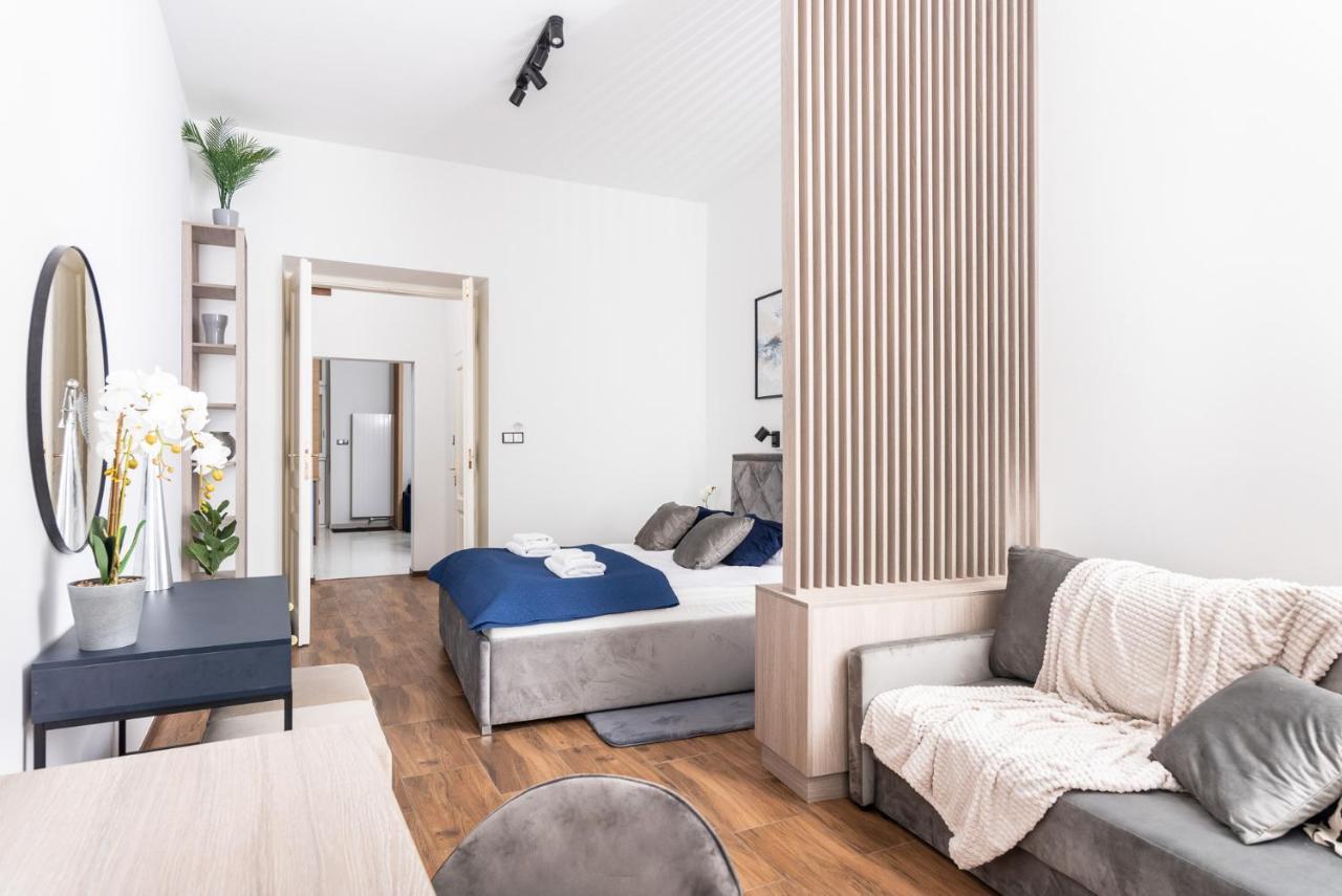 Premium Splendid Old Town Suites - By Upstairs คราคูฟ ภายนอก รูปภาพ